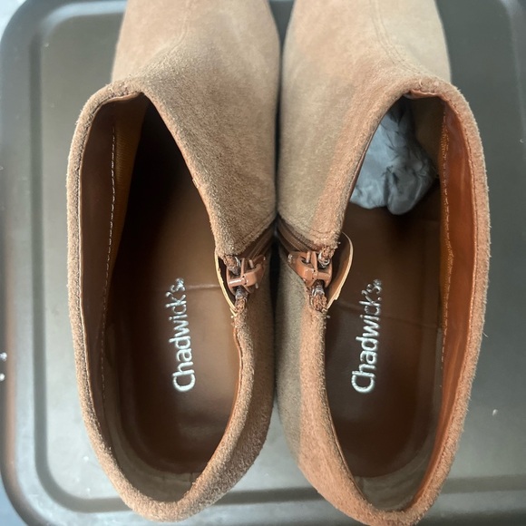 Chadwicks Camel Suede Ankle Booties. Size 9 - Picture 3 of 7